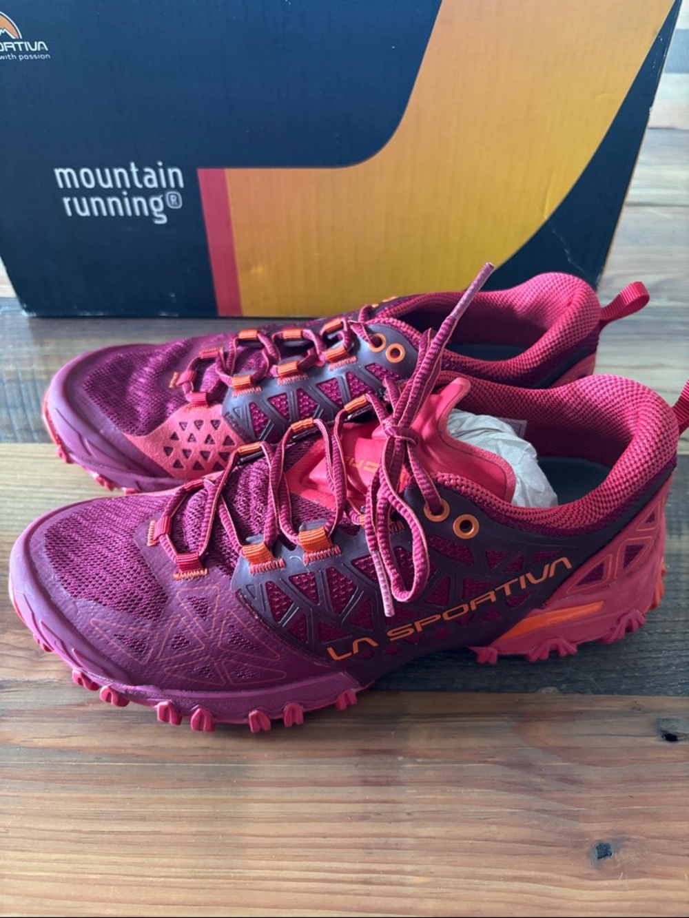 New in box La Sportiva Bushido II trail runner